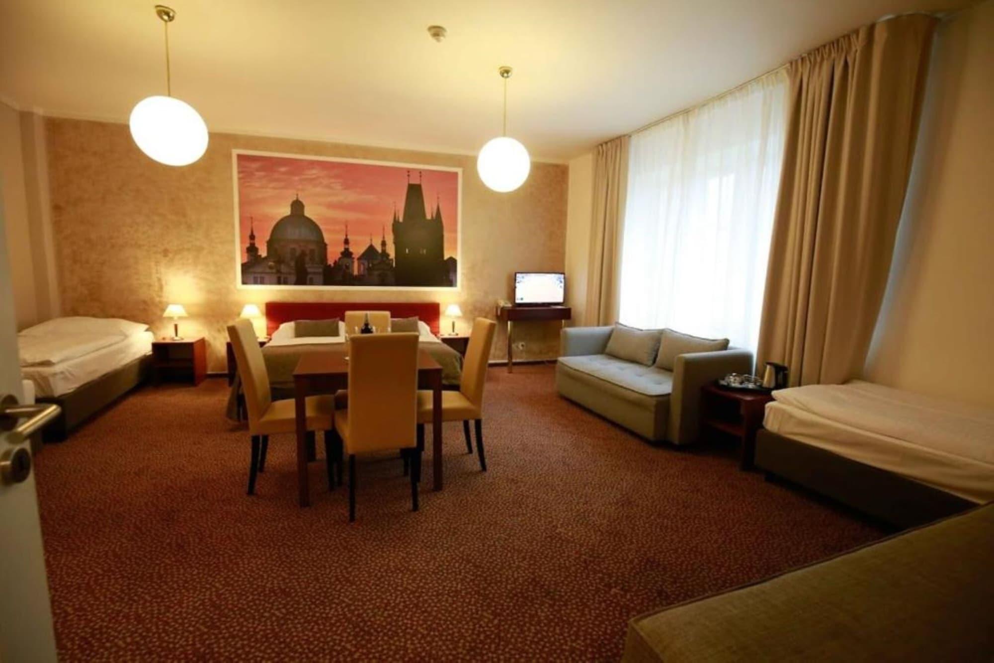 Отель Metropolitan Old Town - Czech Leading 4*
