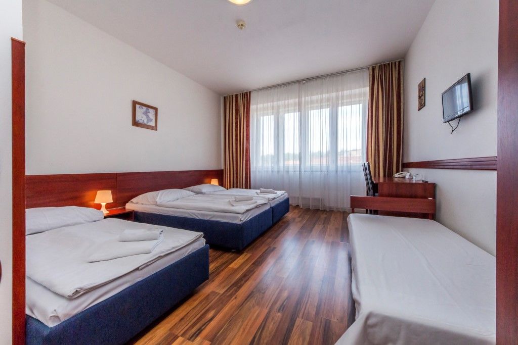 Отель Metropolitan Old Town - Czech Leading 4*